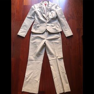 Elle Business Suit
